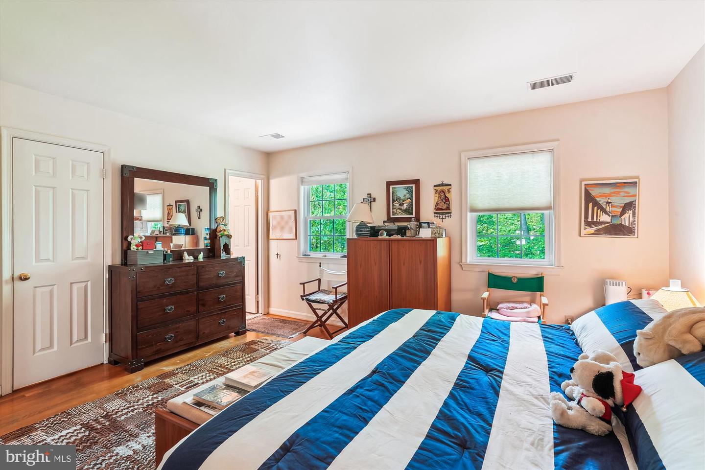 5105 S 12TH RD S, ARLINGTON, Virginia 22204, 3 Bedrooms Bedrooms, ,3 BathroomsBathrooms,Residential,For sale,5105 S 12TH RD S,VAAR2056866 MLS # VAAR2056866