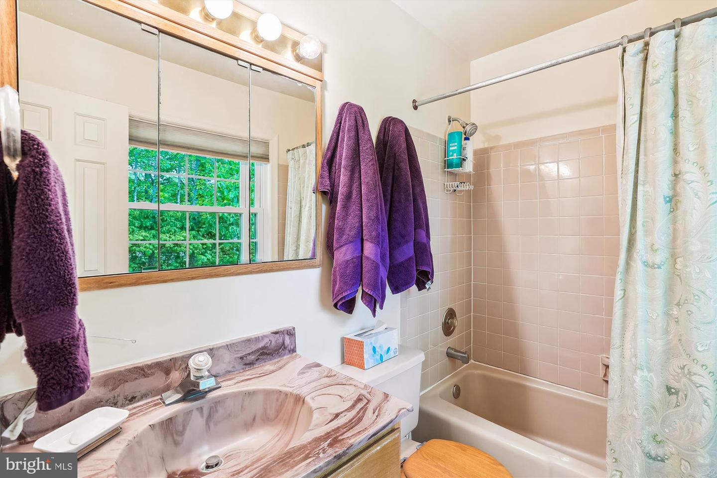 5105 S 12TH RD S, ARLINGTON, Virginia 22204, 3 Bedrooms Bedrooms, ,3 BathroomsBathrooms,Residential,For sale,5105 S 12TH RD S,VAAR2056866 MLS # VAAR2056866