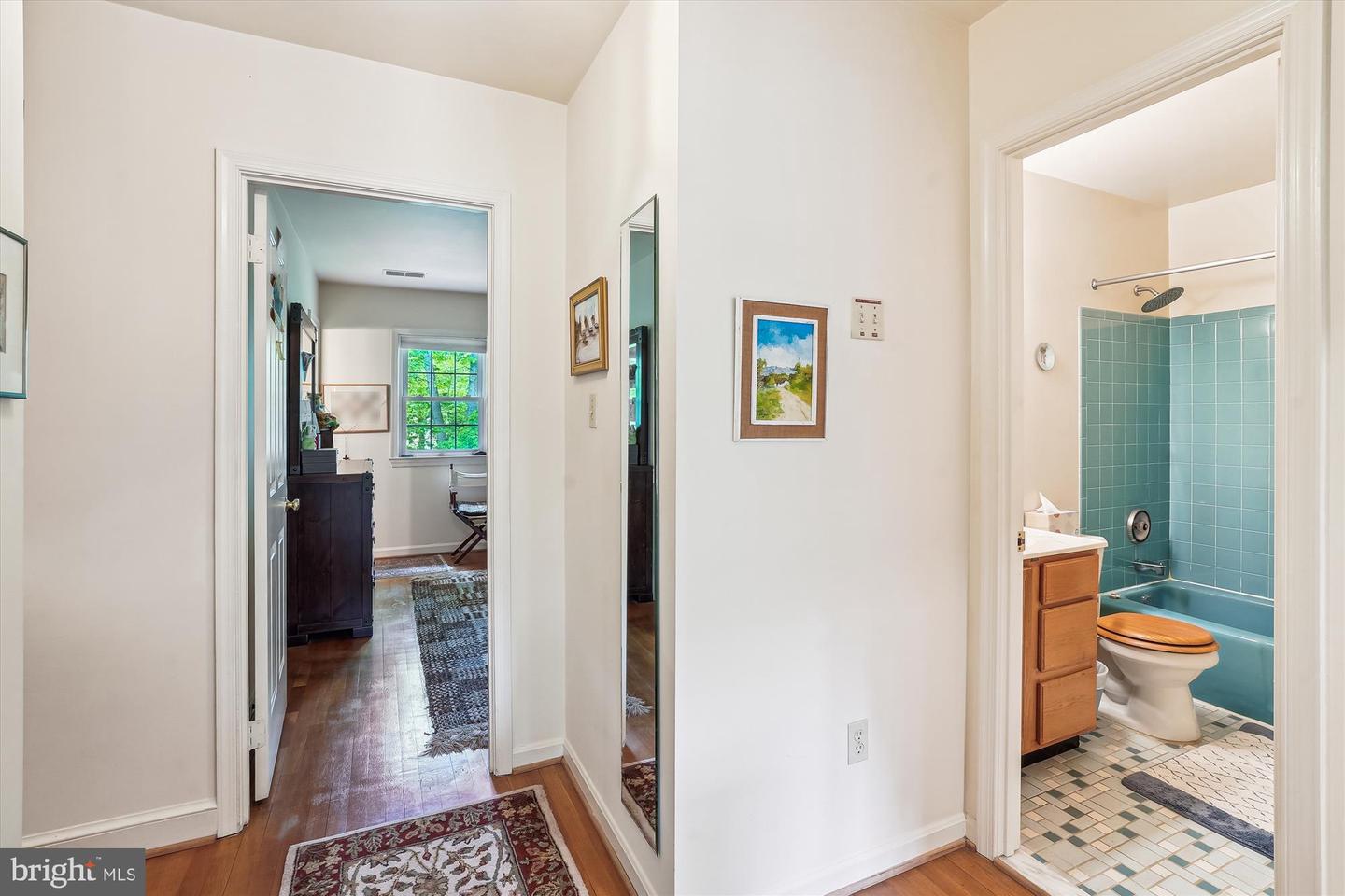 5105 S 12TH RD S, ARLINGTON, Virginia 22204, 3 Bedrooms Bedrooms, ,3 BathroomsBathrooms,Residential,For sale,5105 S 12TH RD S,VAAR2056866 MLS # VAAR2056866