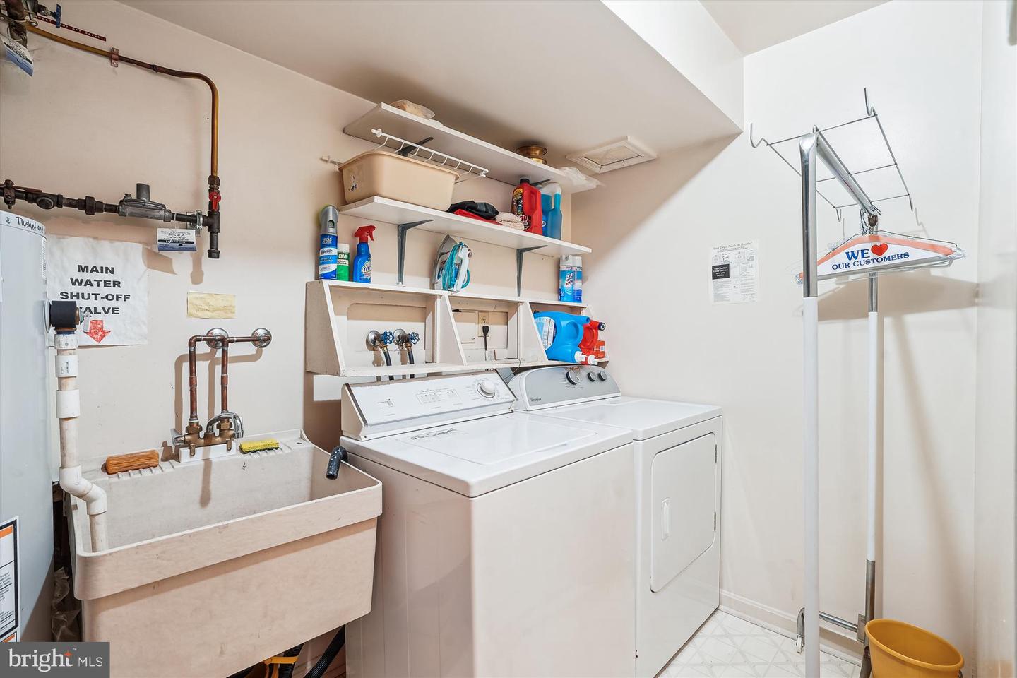 5105 S 12TH RD S, ARLINGTON, Virginia 22204, 3 Bedrooms Bedrooms, ,3 BathroomsBathrooms,Residential,For sale,5105 S 12TH RD S,VAAR2056866 MLS # VAAR2056866