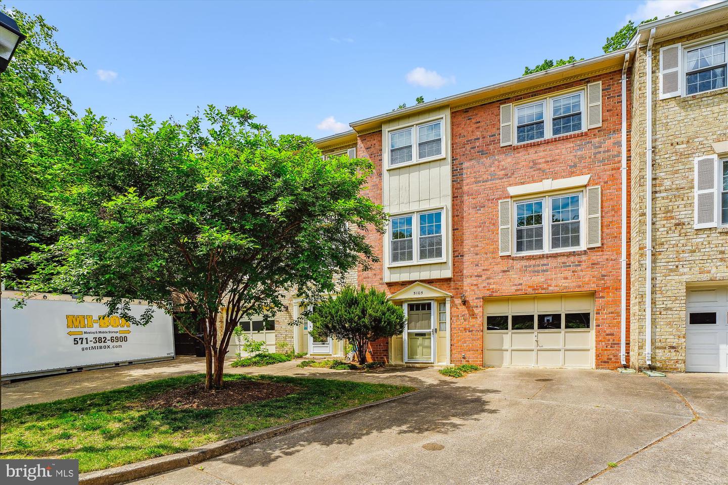 5105 S 12TH RD S, ARLINGTON, Virginia 22204, 3 Bedrooms Bedrooms, ,3 BathroomsBathrooms,Residential,For sale,5105 S 12TH RD S,VAAR2056866 MLS # VAAR2056866