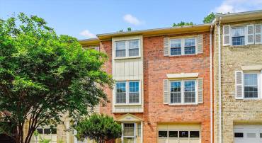 5105 S 12TH RD S, ARLINGTON, Virginia 22204, 3 Bedrooms Bedrooms, ,3 BathroomsBathrooms,Residential,For sale,5105 S 12TH RD S,VAAR2056866 MLS # VAAR2056866