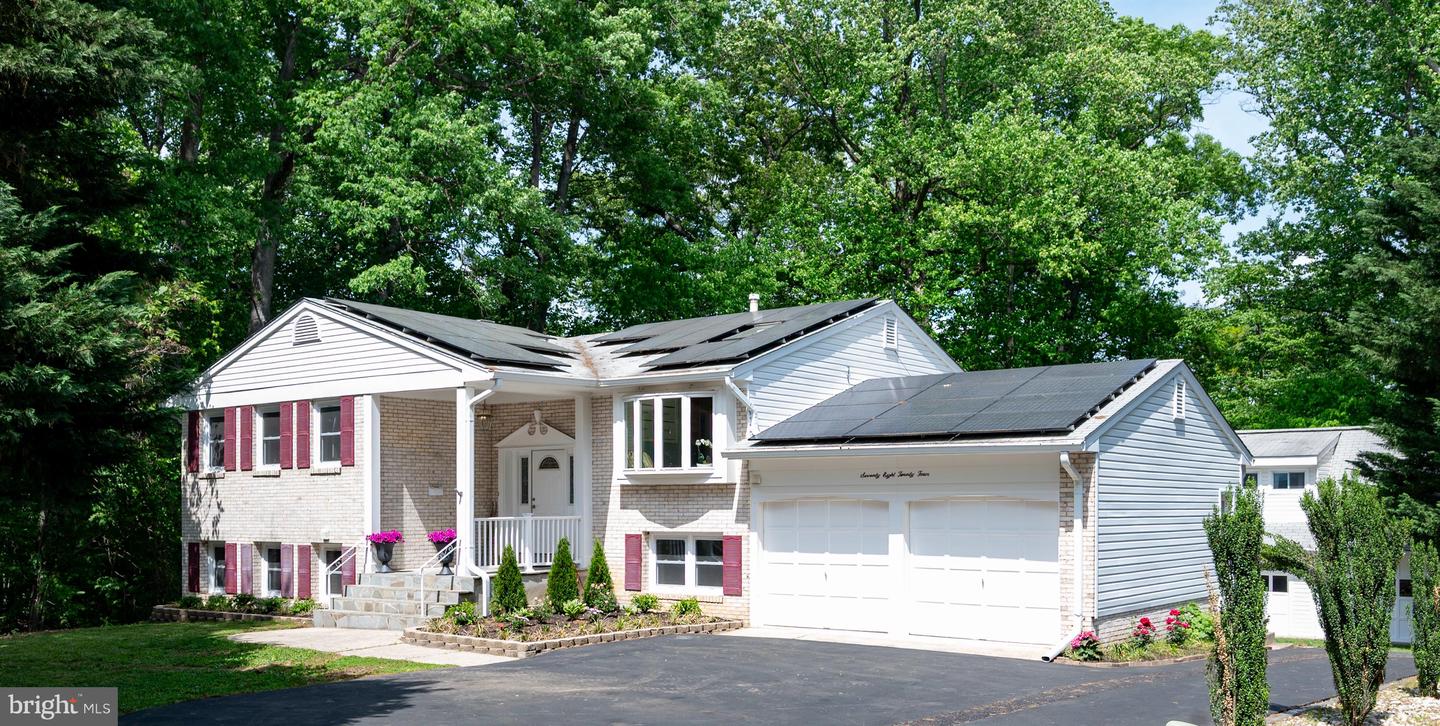 7824 CARRLEIGH PKWY, SPRINGFIELD, Virginia 22152, 5 Bedrooms Bedrooms, 10 Rooms Rooms,3 BathroomsBathrooms,Residential,For sale,7824 CARRLEIGH PKWY,VAFX2238394 MLS # VAFX2238394