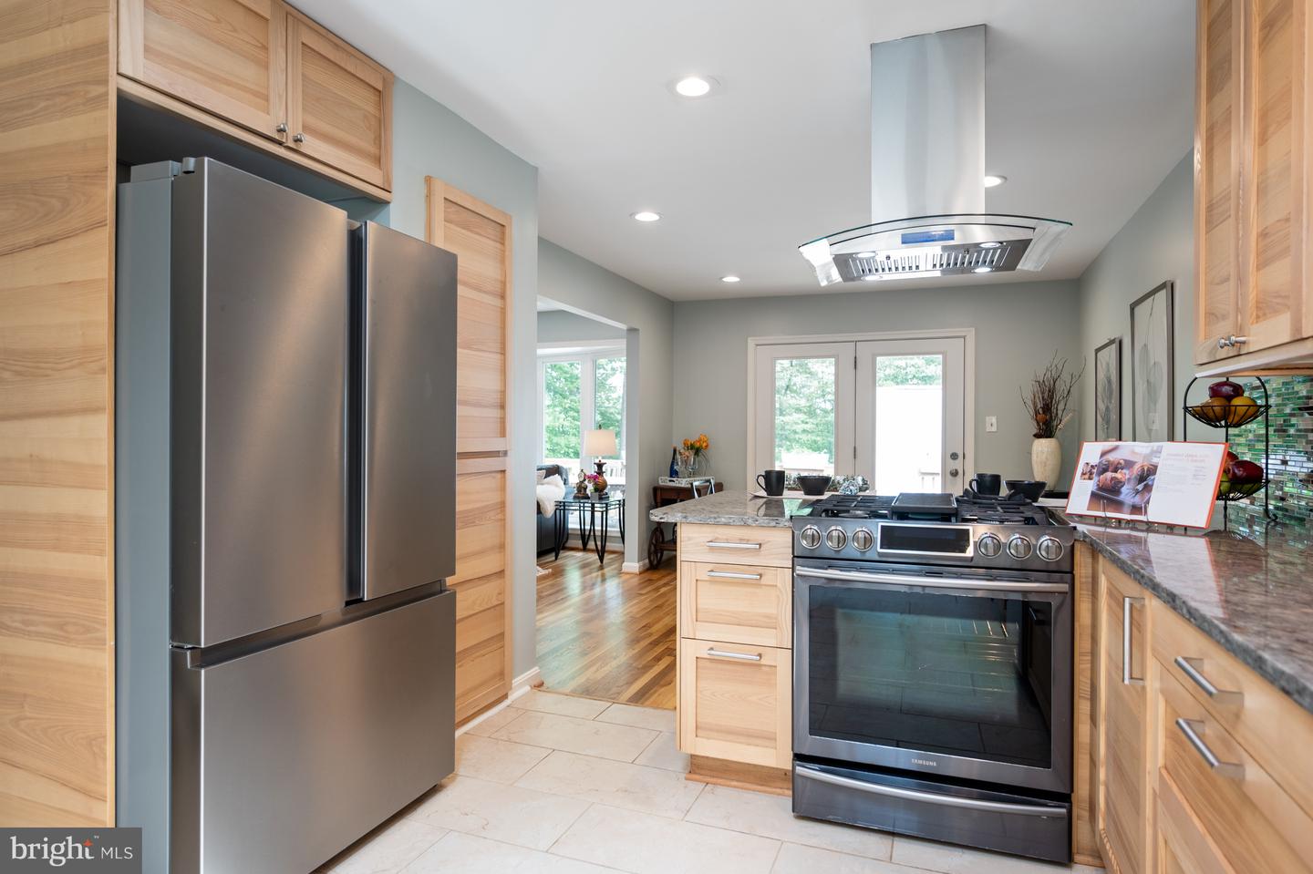 7824 CARRLEIGH PKWY, SPRINGFIELD, Virginia 22152, 5 Bedrooms Bedrooms, 10 Rooms Rooms,3 BathroomsBathrooms,Residential,For sale,7824 CARRLEIGH PKWY,VAFX2238394 MLS # VAFX2238394