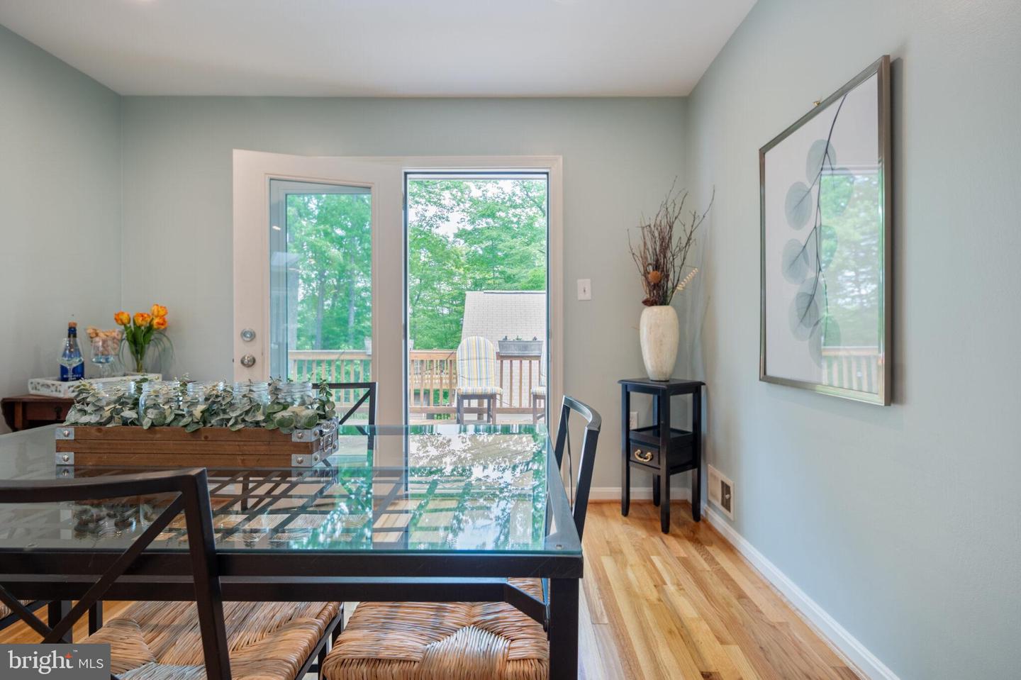 7824 CARRLEIGH PKWY, SPRINGFIELD, Virginia 22152, 5 Bedrooms Bedrooms, 10 Rooms Rooms,3 BathroomsBathrooms,Residential,For sale,7824 CARRLEIGH PKWY,VAFX2238394 MLS # VAFX2238394