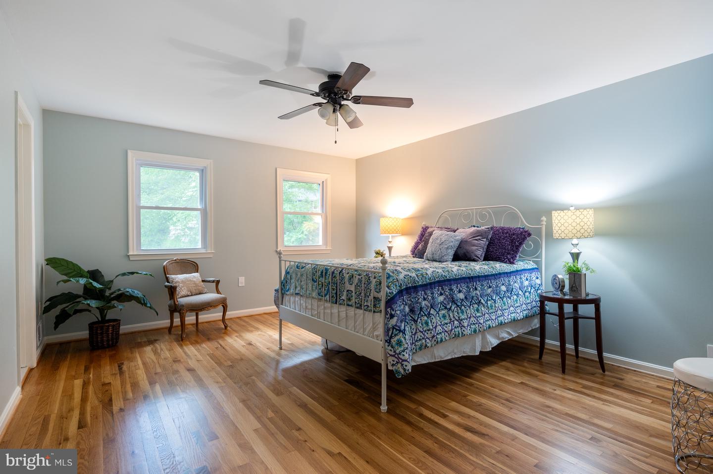 7824 CARRLEIGH PKWY, SPRINGFIELD, Virginia 22152, 5 Bedrooms Bedrooms, 10 Rooms Rooms,3 BathroomsBathrooms,Residential,For sale,7824 CARRLEIGH PKWY,VAFX2238394 MLS # VAFX2238394