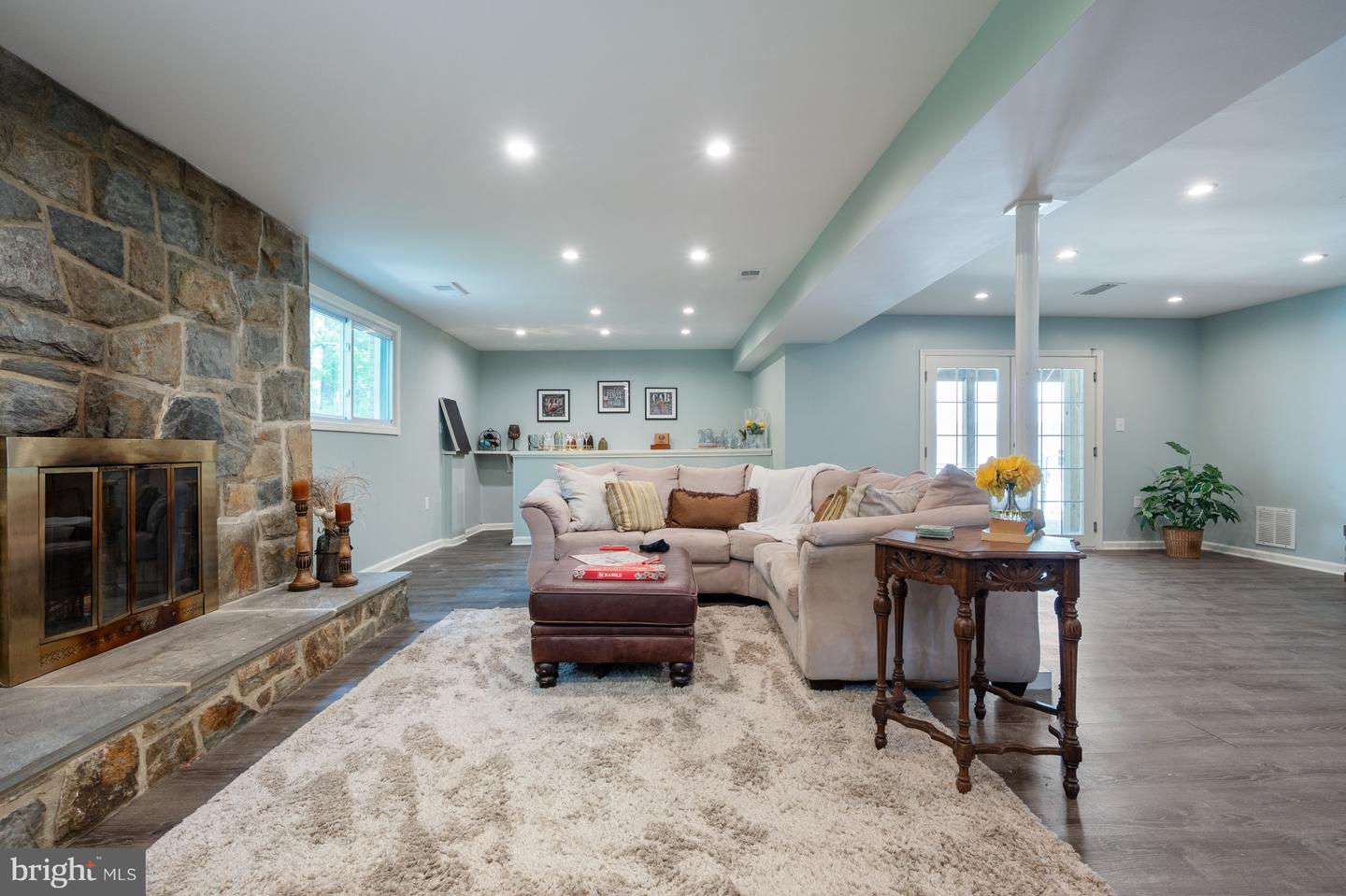 7824 CARRLEIGH PKWY, SPRINGFIELD, Virginia 22152, 5 Bedrooms Bedrooms, 10 Rooms Rooms,3 BathroomsBathrooms,Residential,For sale,7824 CARRLEIGH PKWY,VAFX2238394 MLS # VAFX2238394