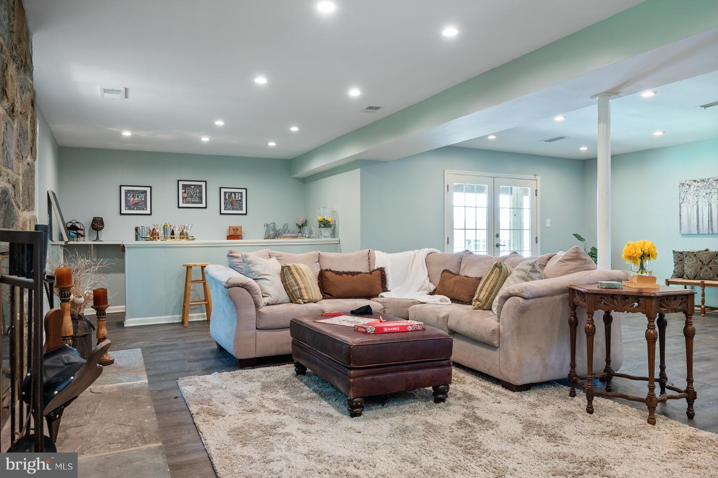 7824 CARRLEIGH PKWY, SPRINGFIELD, Virginia 22152, 5 Bedrooms Bedrooms, 10 Rooms Rooms,3 BathroomsBathrooms,Residential,For sale,7824 CARRLEIGH PKWY,VAFX2238394 MLS # VAFX2238394