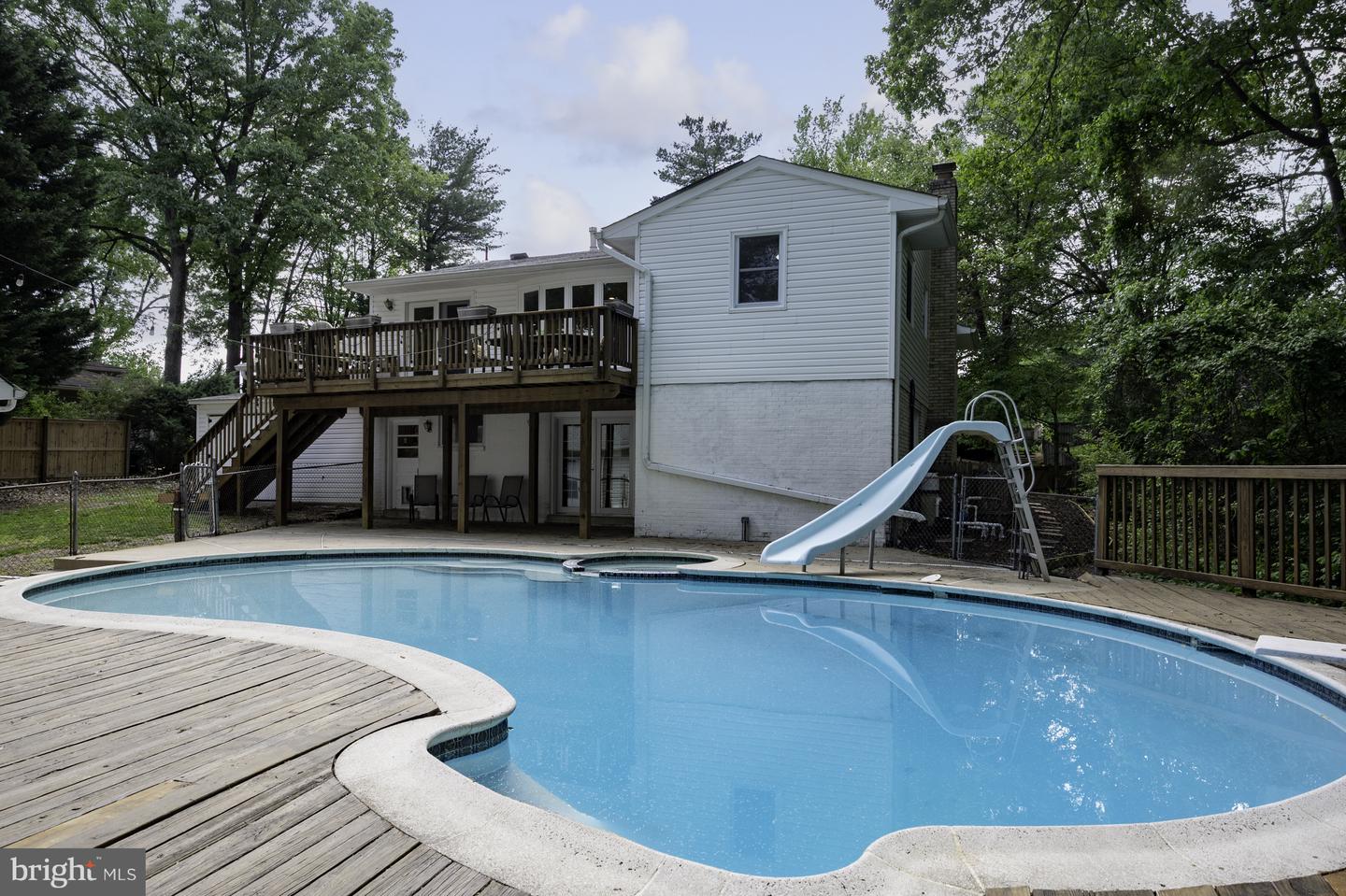 7824 CARRLEIGH PKWY, SPRINGFIELD, Virginia 22152, 5 Bedrooms Bedrooms, 10 Rooms Rooms,3 BathroomsBathrooms,Residential,For sale,7824 CARRLEIGH PKWY,VAFX2238394 MLS # VAFX2238394