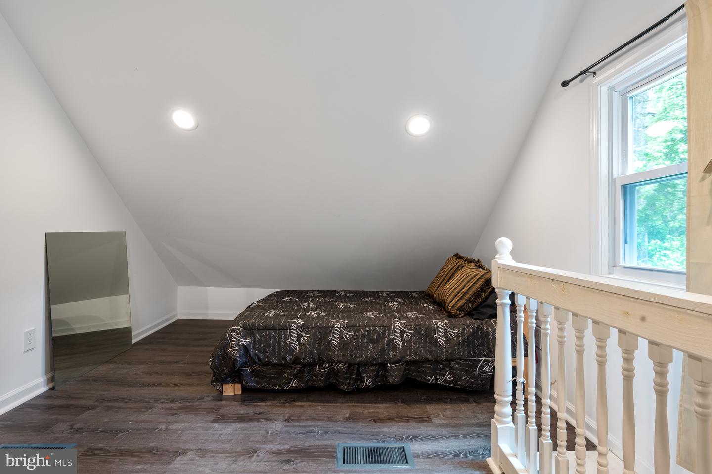 7824 CARRLEIGH PKWY, SPRINGFIELD, Virginia 22152, 5 Bedrooms Bedrooms, 10 Rooms Rooms,3 BathroomsBathrooms,Residential,For sale,7824 CARRLEIGH PKWY,VAFX2238394 MLS # VAFX2238394