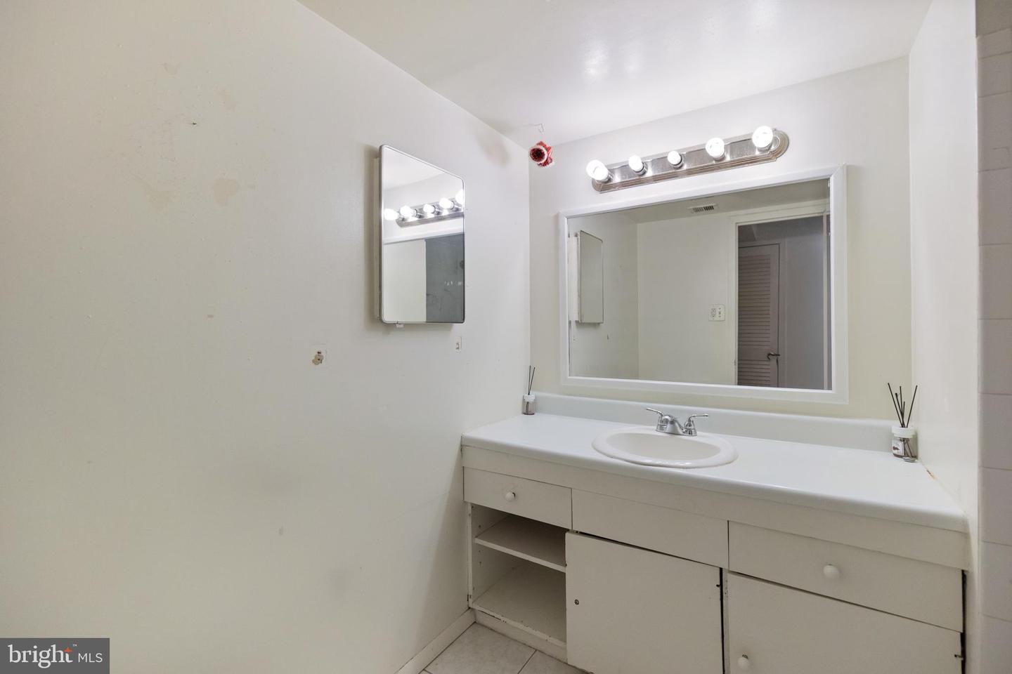 2622 WAGON DR #316 (2B), ALEXANDRIA, Virginia 22303, 2 Bedrooms Bedrooms, ,1 BathroomBathrooms,Residential,For sale,2622 WAGON DR #316 (2B),VAFX2238868 MLS # VAFX2238868