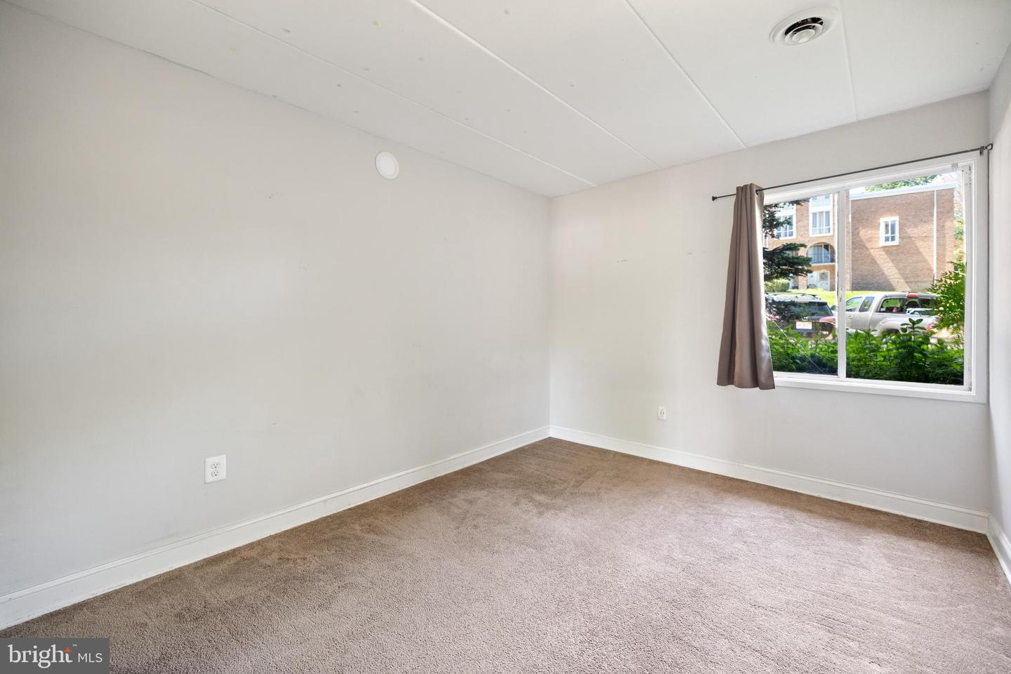 2622 WAGON DR #316 (2B), ALEXANDRIA, Virginia 22303, 2 Bedrooms Bedrooms, ,1 BathroomBathrooms,Residential,For sale,2622 WAGON DR #316 (2B),VAFX2238868 MLS # VAFX2238868