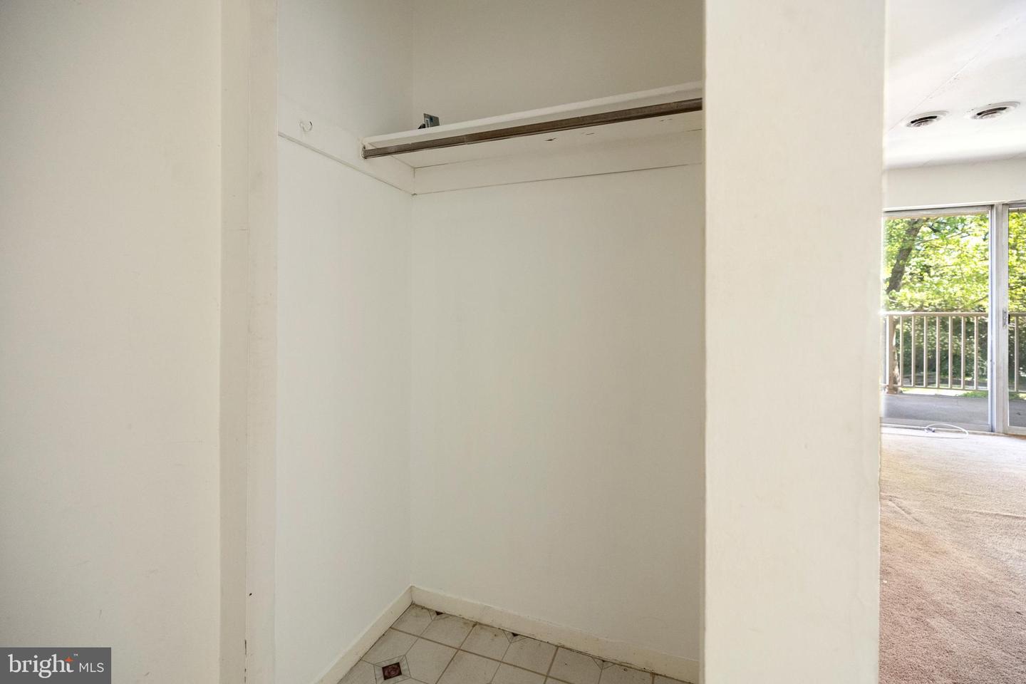 2622 WAGON DR #316 (2B), ALEXANDRIA, Virginia 22303, 2 Bedrooms Bedrooms, ,1 BathroomBathrooms,Residential,For sale,2622 WAGON DR #316 (2B),VAFX2238868 MLS # VAFX2238868