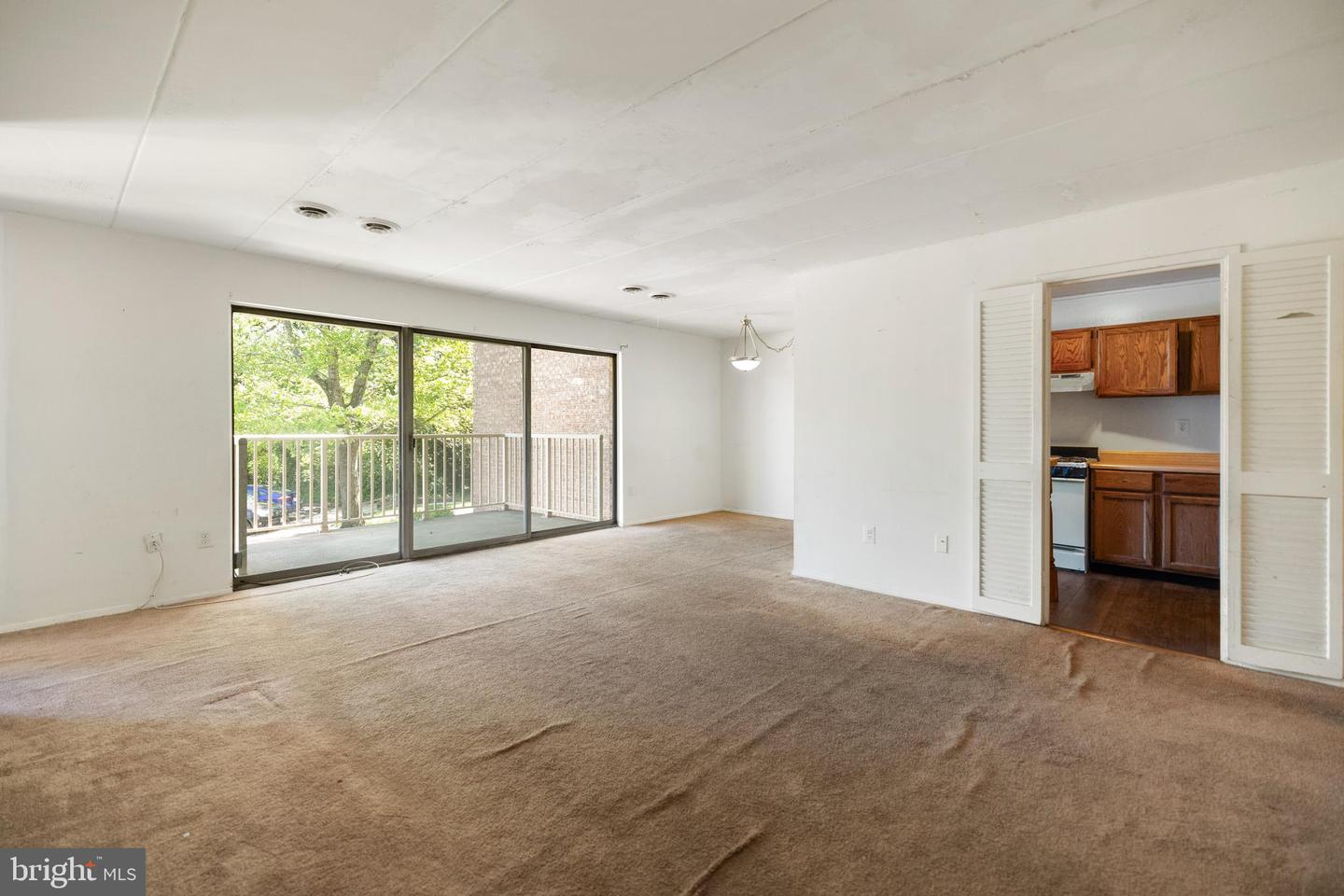 2622 WAGON DR #316 (2B), ALEXANDRIA, Virginia 22303, 2 Bedrooms Bedrooms, ,1 BathroomBathrooms,Residential,For sale,2622 WAGON DR #316 (2B),VAFX2238868 MLS # VAFX2238868