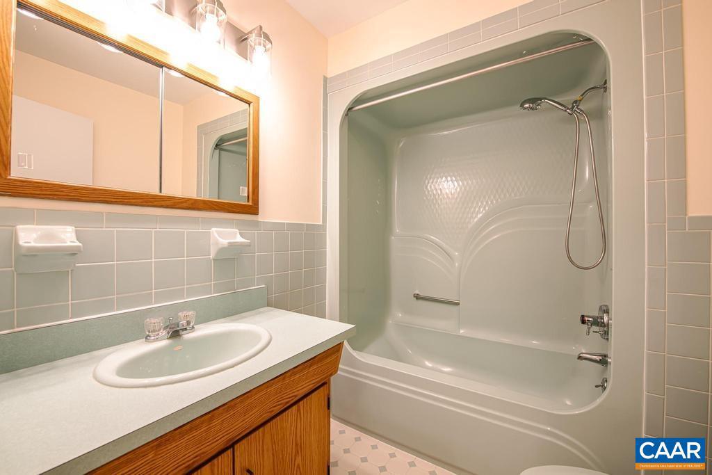 18220 GREGORY DR, GORDONSVILLE, Virginia 22942, 3 Bedrooms Bedrooms, ,2 BathroomsBathrooms,Residential,For sale,18220 GREGORY DR,664057 MLS # 664057