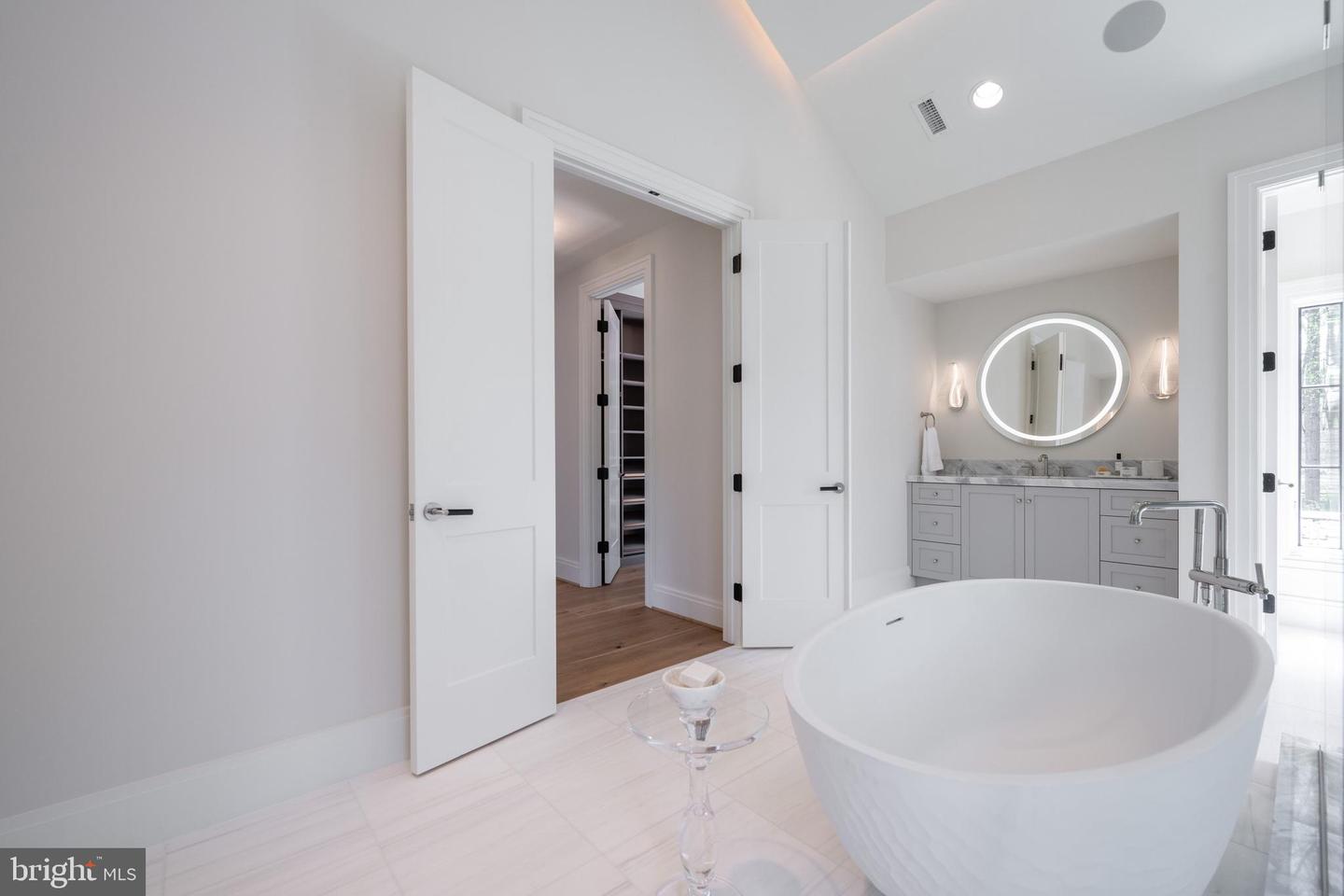 780 FALLS FARM CT, GREAT FALLS, Virginia 22066, 6 Bedrooms Bedrooms, ,7 BathroomsBathrooms,Residential,For sale,780 FALLS FARM CT,VAFX2238830 MLS # VAFX2238830
