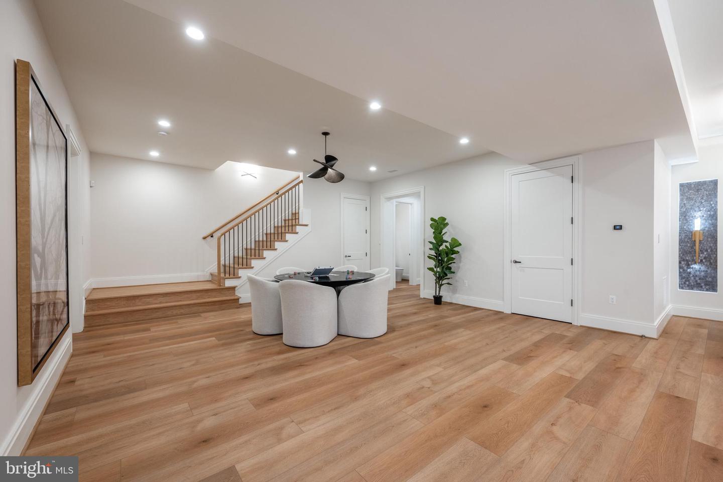 780 FALLS FARM CT, GREAT FALLS, Virginia 22066, 6 Bedrooms Bedrooms, ,7 BathroomsBathrooms,Residential,For sale,780 FALLS FARM CT,VAFX2238830 MLS # VAFX2238830