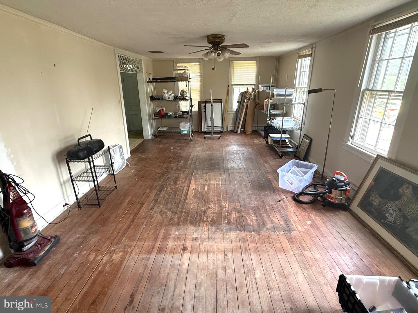 208 N KING ST, LEESBURG, Virginia 20176, 3 Bedrooms Bedrooms, ,2 BathroomsBathrooms,Residential,For sale,208 N KING ST,VALO2095622 MLS # VALO2095622