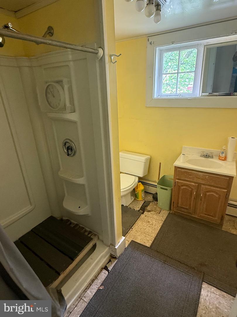208 N KING ST, LEESBURG, Virginia 20176, 3 Bedrooms Bedrooms, ,2 BathroomsBathrooms,Residential,For sale,208 N KING ST,VALO2095622 MLS # VALO2095622