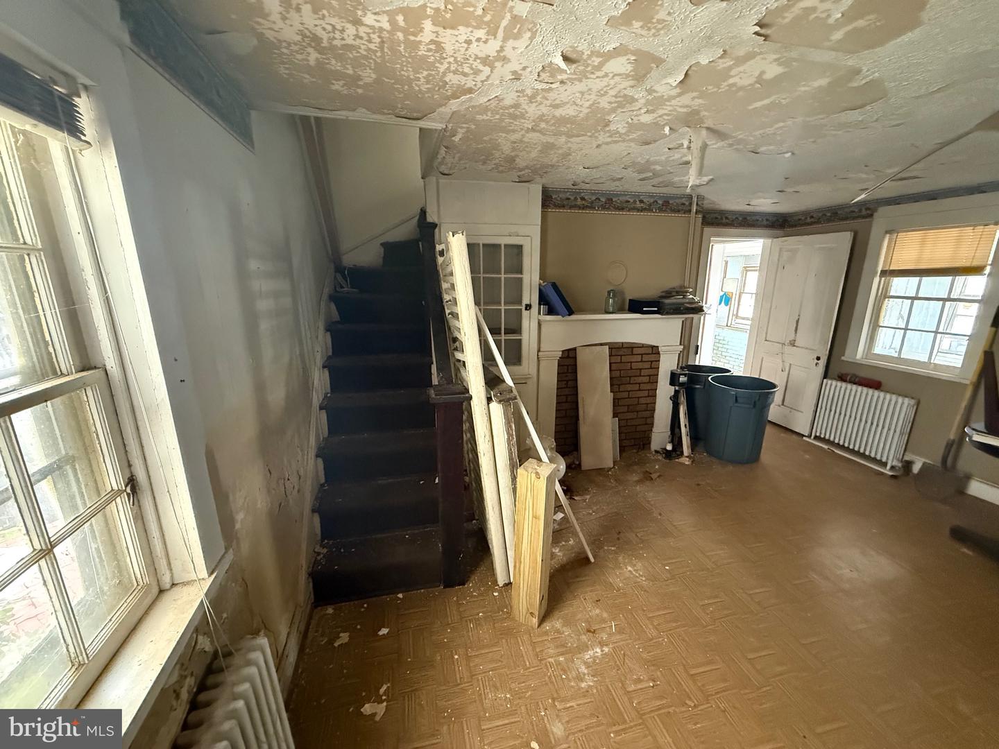 208 N KING ST, LEESBURG, Virginia 20176, 3 Bedrooms Bedrooms, ,2 BathroomsBathrooms,Residential,For sale,208 N KING ST,VALO2095622 MLS # VALO2095622