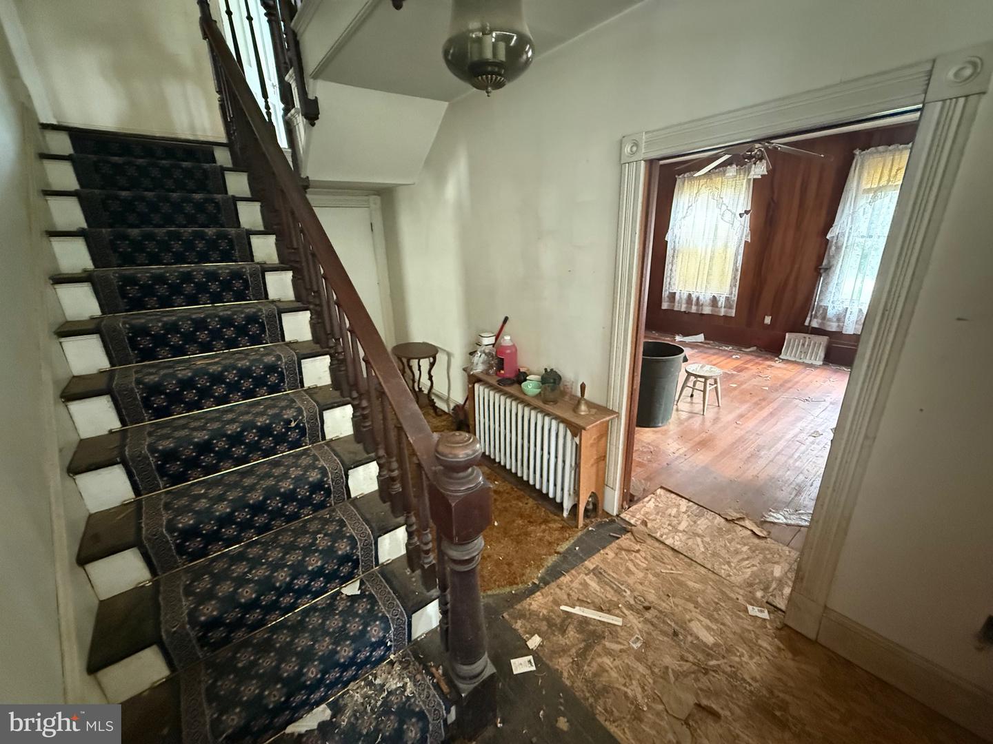 208 N KING ST, LEESBURG, Virginia 20176, 3 Bedrooms Bedrooms, ,2 BathroomsBathrooms,Residential,For sale,208 N KING ST,VALO2095622 MLS # VALO2095622