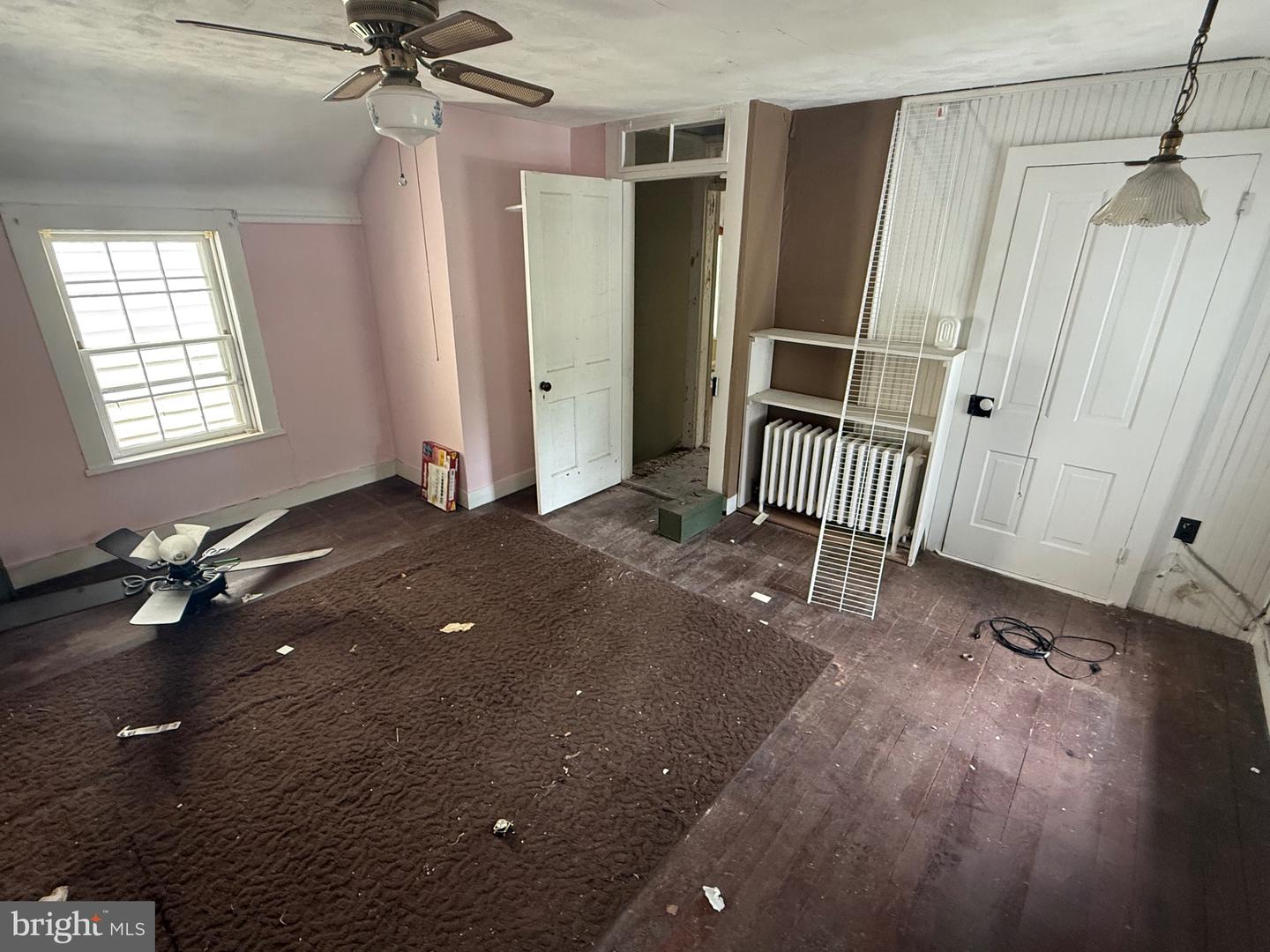 208 N KING ST, LEESBURG, Virginia 20176, 3 Bedrooms Bedrooms, ,2 BathroomsBathrooms,Residential,For sale,208 N KING ST,VALO2095622 MLS # VALO2095622