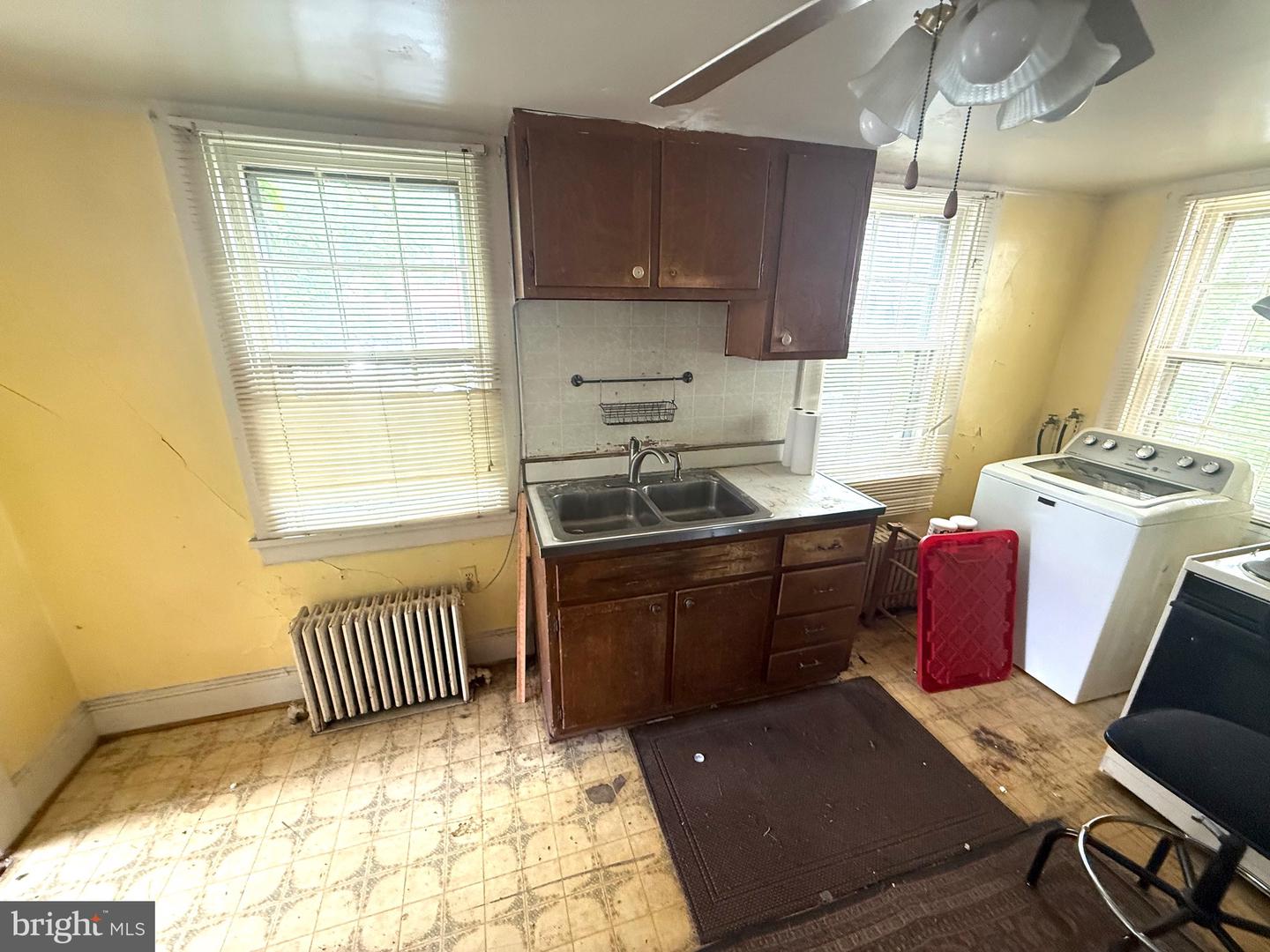 208 N KING ST, LEESBURG, Virginia 20176, 3 Bedrooms Bedrooms, ,2 BathroomsBathrooms,Residential,For sale,208 N KING ST,VALO2095622 MLS # VALO2095622