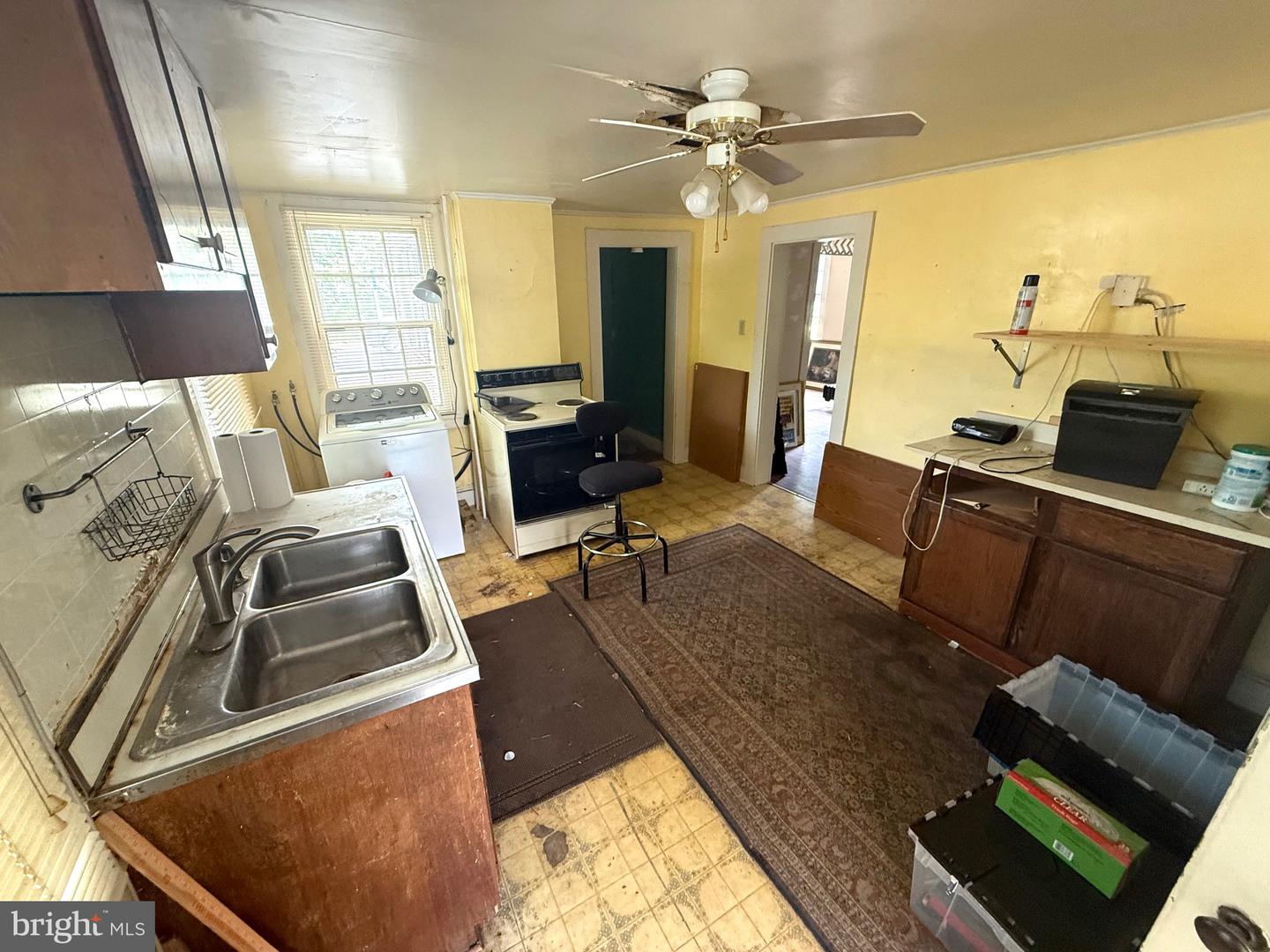 208 N KING ST, LEESBURG, Virginia 20176, 3 Bedrooms Bedrooms, ,2 BathroomsBathrooms,Residential,For sale,208 N KING ST,VALO2095622 MLS # VALO2095622