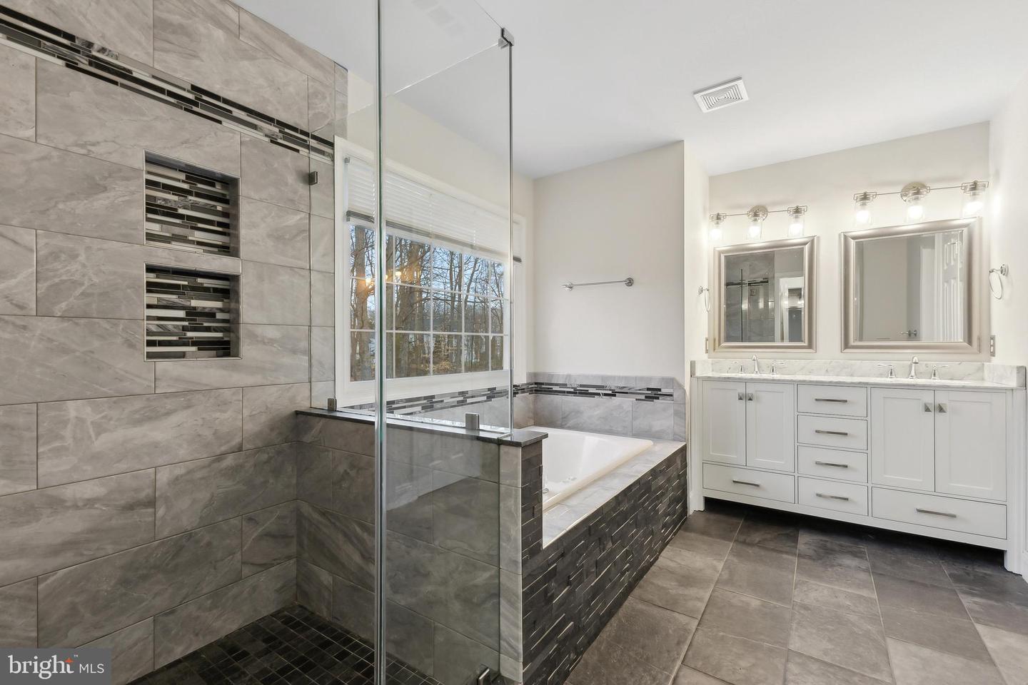 6 LYNCHESTER DR, FREDERICKSBURG, Virginia 22406, 5 Bedrooms Bedrooms, ,4 BathroomsBathrooms,Residential,For sale,6 LYNCHESTER DR,VAST2038550 MLS # VAST2038550