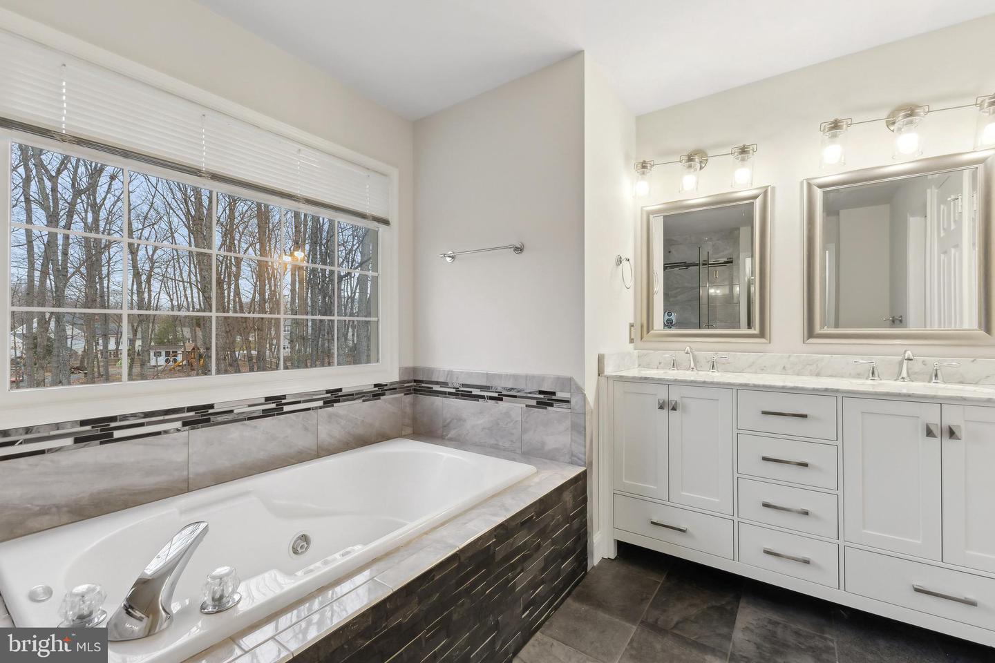 6 LYNCHESTER DR, FREDERICKSBURG, Virginia 22406, 5 Bedrooms Bedrooms, ,4 BathroomsBathrooms,Residential,For sale,6 LYNCHESTER DR,VAST2038550 MLS # VAST2038550