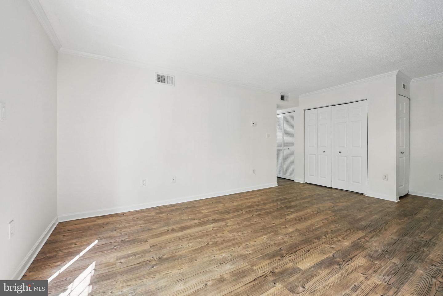 15645 HORSESHOE LN, WOODBRIDGE, Virginia 22191, 1 Bedroom Bedrooms, ,1 BathroomBathrooms,Residential,For sale,15645 HORSESHOE LN,VAPW2094066 MLS # VAPW2094066