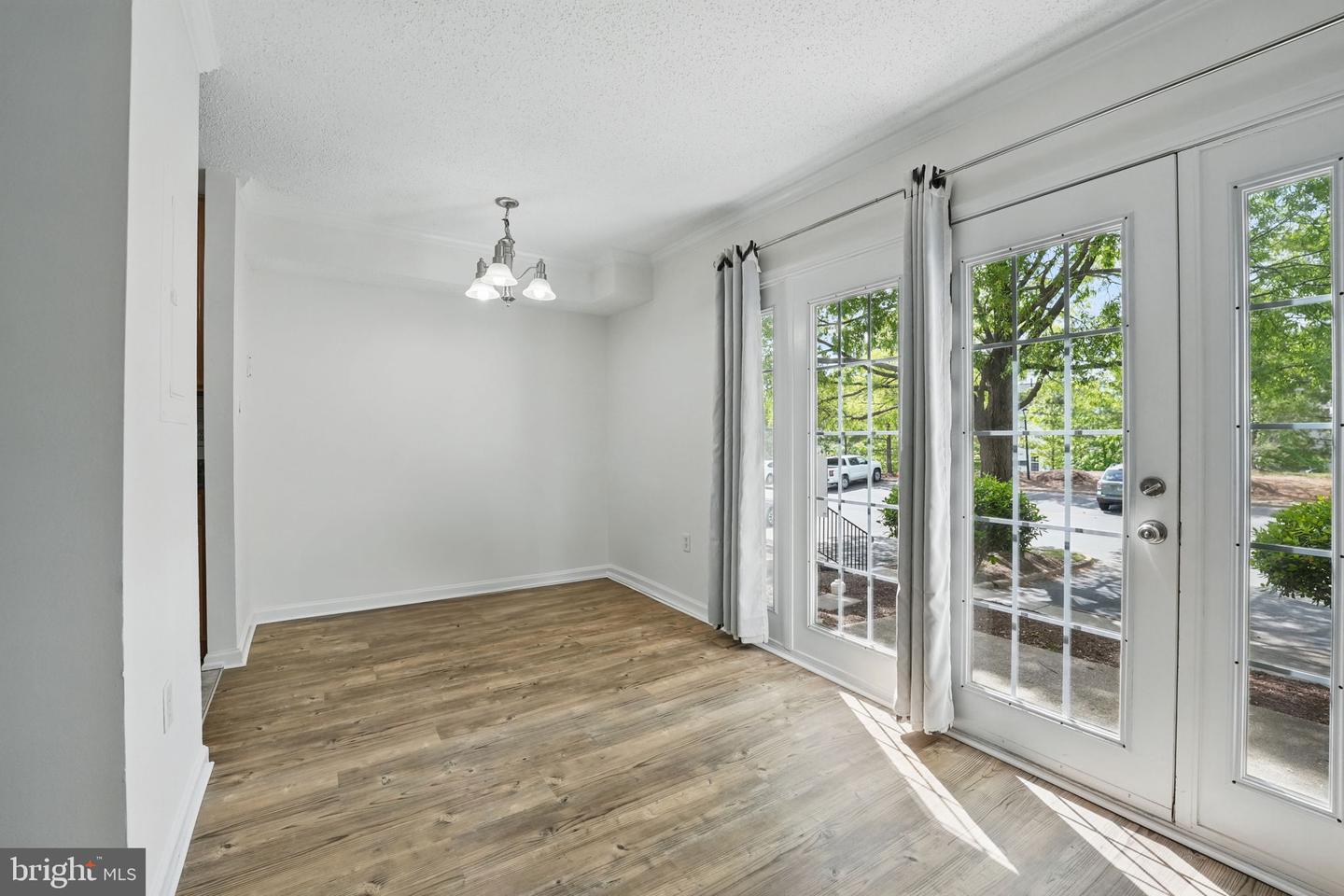15645 HORSESHOE LN, WOODBRIDGE, Virginia 22191, 1 Bedroom Bedrooms, ,1 BathroomBathrooms,Residential,For sale,15645 HORSESHOE LN,VAPW2094066 MLS # VAPW2094066