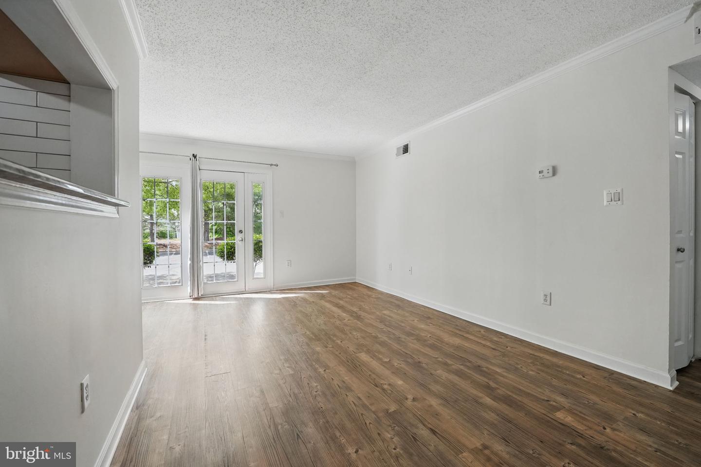 15645 HORSESHOE LN, WOODBRIDGE, Virginia 22191, 1 Bedroom Bedrooms, ,1 BathroomBathrooms,Residential,For sale,15645 HORSESHOE LN,VAPW2094066 MLS # VAPW2094066