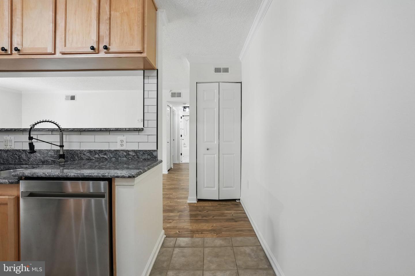 15645 HORSESHOE LN, WOODBRIDGE, Virginia 22191, 1 Bedroom Bedrooms, ,1 BathroomBathrooms,Residential,For sale,15645 HORSESHOE LN,VAPW2094066 MLS # VAPW2094066