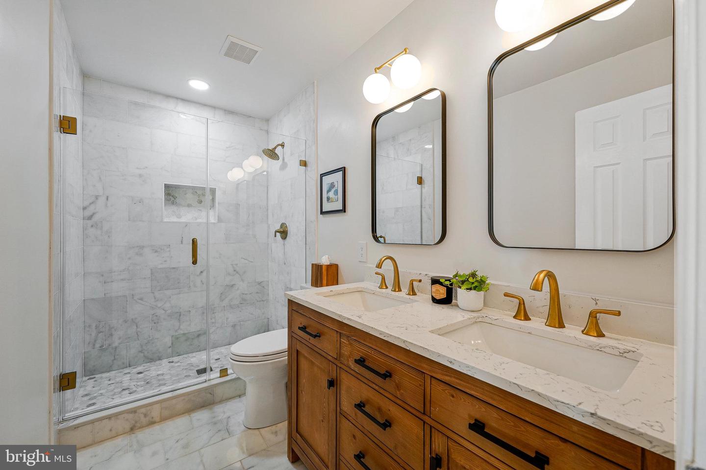 6363 LYNWOOD HILL RD, MCLEAN, Virginia 22101, 5 Bedrooms Bedrooms, ,4 BathroomsBathrooms,Residential,For sale,6363 LYNWOOD HILL RD,VAFX2238858 MLS # VAFX2238858