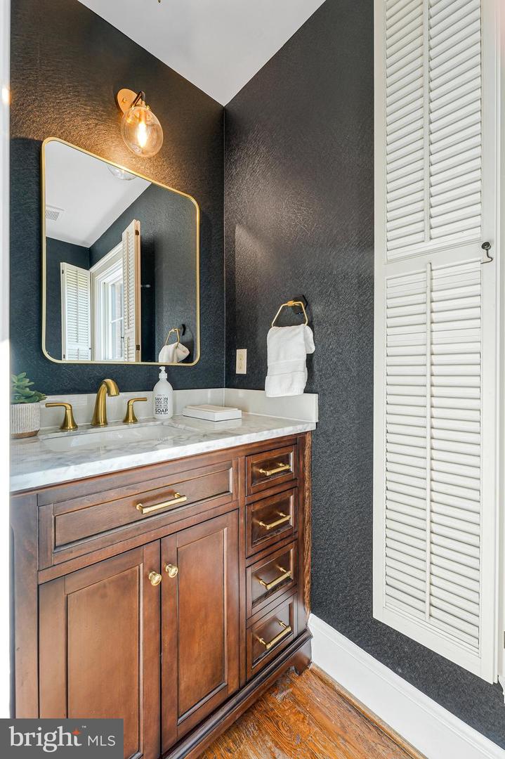 6363 LYNWOOD HILL RD, MCLEAN, Virginia 22101, 5 Bedrooms Bedrooms, ,4 BathroomsBathrooms,Residential,For sale,6363 LYNWOOD HILL RD,VAFX2238858 MLS # VAFX2238858