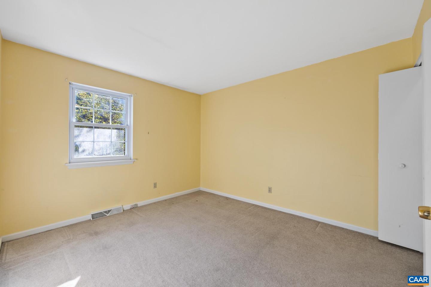 4617 HEATHER CT, CHARLOTTESVILLE, Virginia 22911, 3 Bedrooms Bedrooms, ,1 BathroomBathrooms,Residential,For sale,4617 HEATHER CT,664117 MLS # 664117