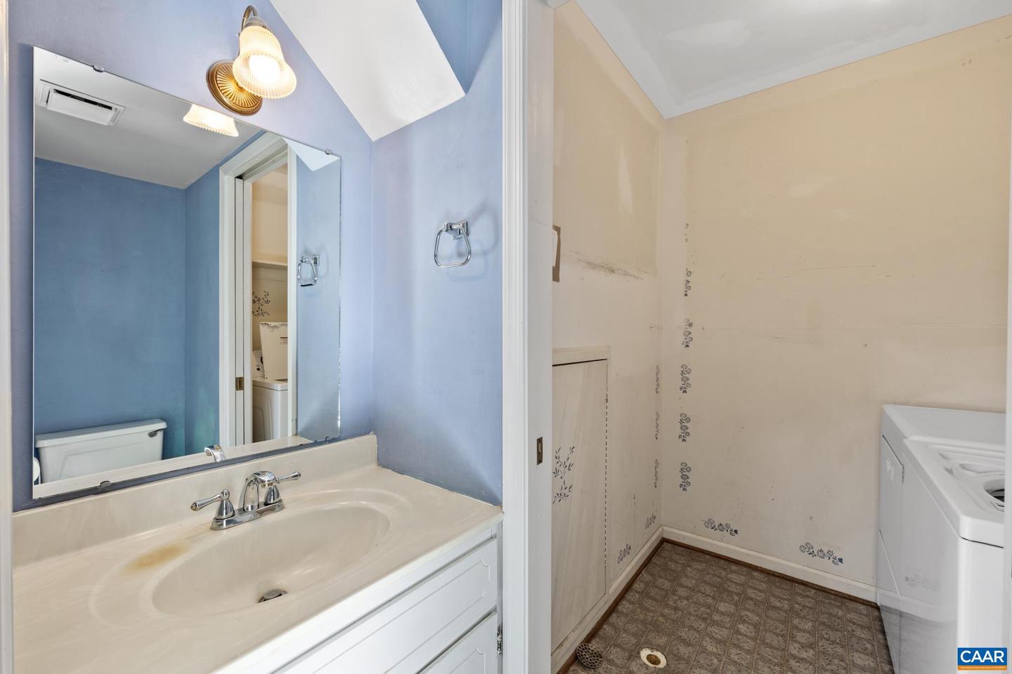4617 HEATHER CT, CHARLOTTESVILLE, Virginia 22911, 3 Bedrooms Bedrooms, ,1 BathroomBathrooms,Residential,For sale,4617 HEATHER CT,664117 MLS # 664117