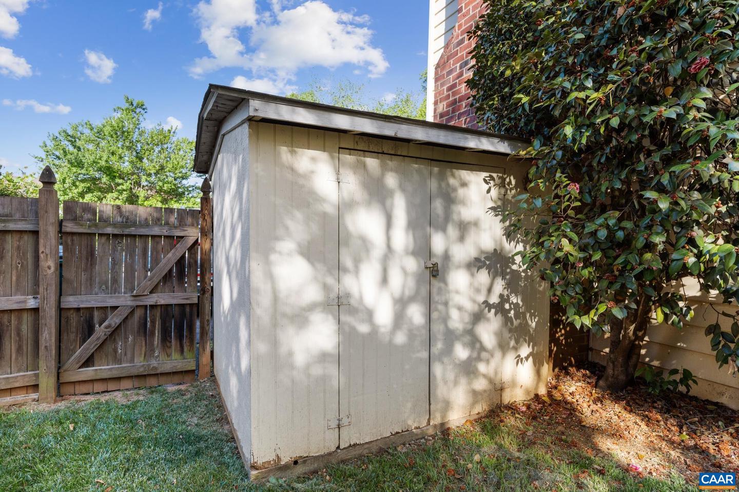 4617 HEATHER CT, CHARLOTTESVILLE, Virginia 22911, 3 Bedrooms Bedrooms, ,1 BathroomBathrooms,Residential,For sale,4617 HEATHER CT,664117 MLS # 664117