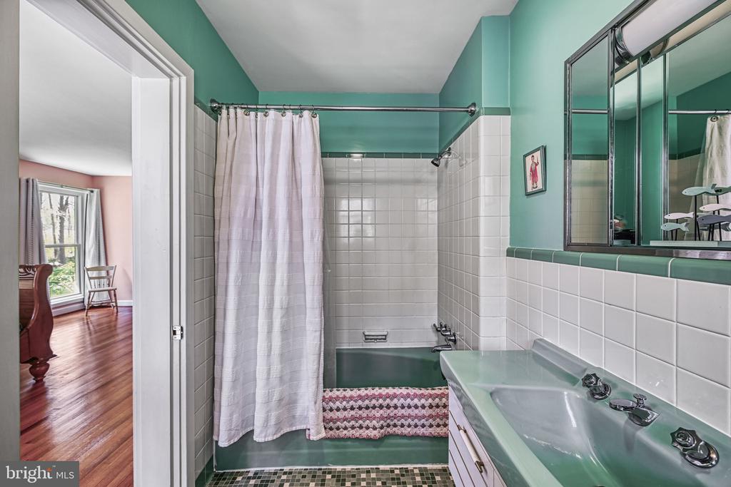 9549 FREDERICKS HALL RD, MINERAL, Virginia 23117, 4 Bedrooms Bedrooms, ,5 BathroomsBathrooms,Residential,9549 FREDERICKS HALL RD,VALA2007696 MLS # VALA2007696