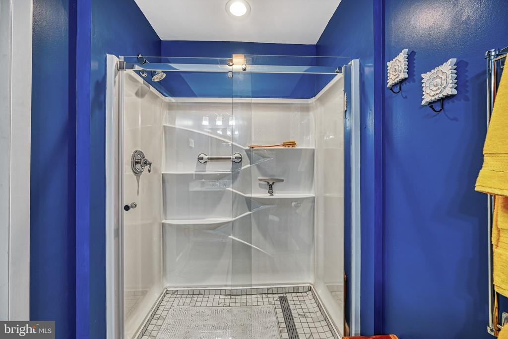 9549 FREDERICKS HALL RD, MINERAL, Virginia 23117, 4 Bedrooms Bedrooms, ,5 BathroomsBathrooms,Residential,9549 FREDERICKS HALL RD,VALA2007696 MLS # VALA2007696