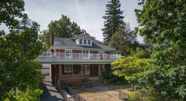 633 S WAYNE AVE, WAYNESBORO, Virginia 22980, 5 Bedrooms Bedrooms, ,3 BathroomsBathrooms,Residential,633 S WAYNE AVE,654864 MLS # 654864