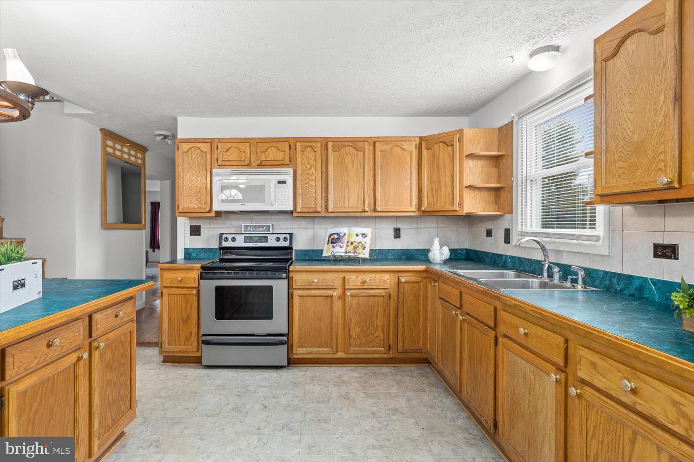 146 HOWARDS CHAPEL RD, WINCHESTER, Virginia 22603, 3 Bedrooms Bedrooms, ,2 BathroomsBathrooms,Farm,For sale,146 HOWARDS CHAPEL RD,VAFV2033988 MLS # VAFV2033988