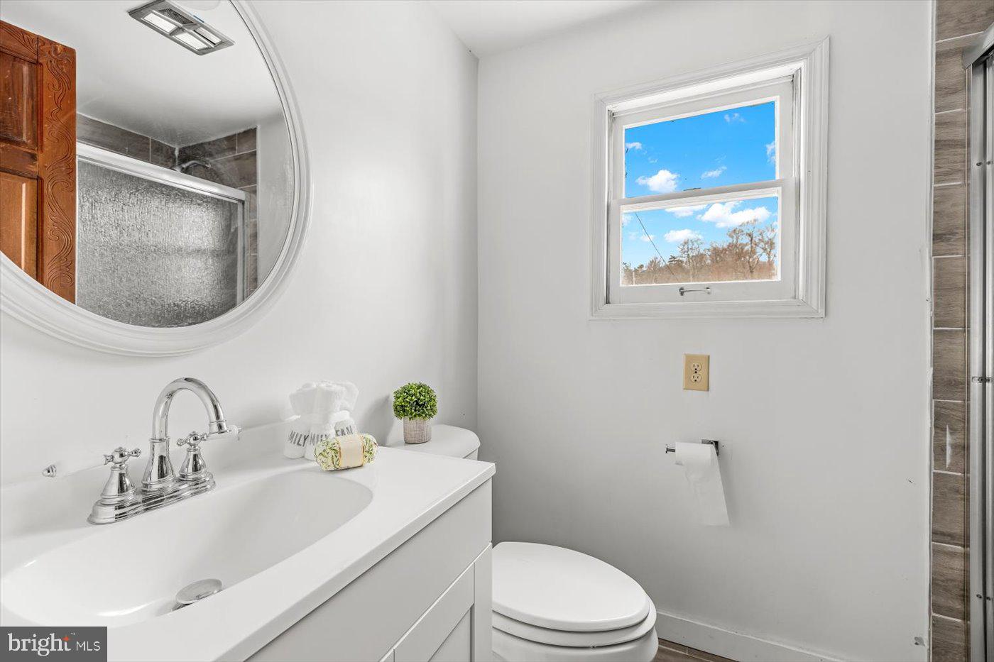 146 HOWARDS CHAPEL RD, WINCHESTER, Virginia 22603, 3 Bedrooms Bedrooms, ,2 BathroomsBathrooms,Farm,For sale,146 HOWARDS CHAPEL RD,VAFV2033988 MLS # VAFV2033988