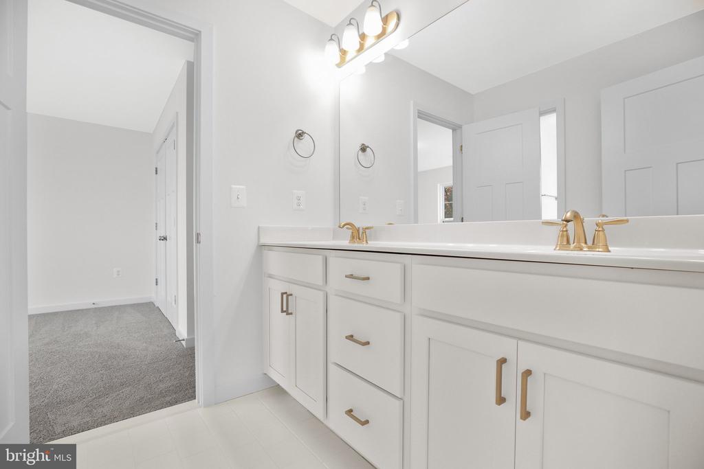 11002 SCOTTS VIEW LN, FREDERICKSBURG, Virginia 22407, 5 Bedrooms Bedrooms, ,5 BathroomsBathrooms,Residential,11002 SCOTTS VIEW LN,VASP2030654 MLS # VASP2030654