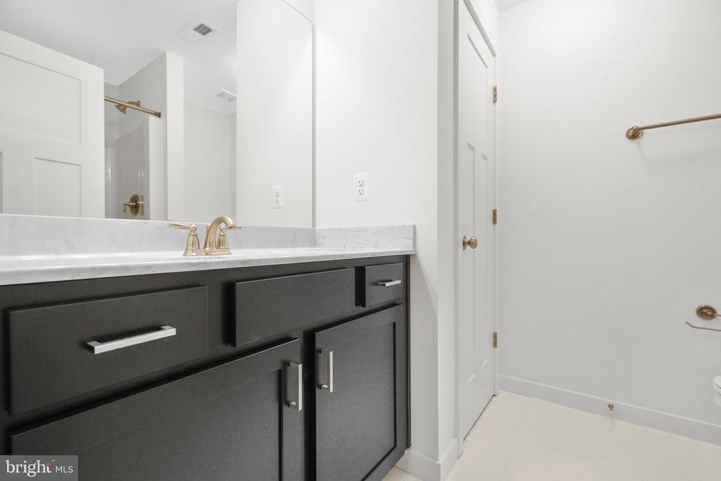11002 SCOTTS VIEW LN, FREDERICKSBURG, Virginia 22407, 5 Bedrooms Bedrooms, ,5 BathroomsBathrooms,Residential,11002 SCOTTS VIEW LN,VASP2030654 MLS # VASP2030654