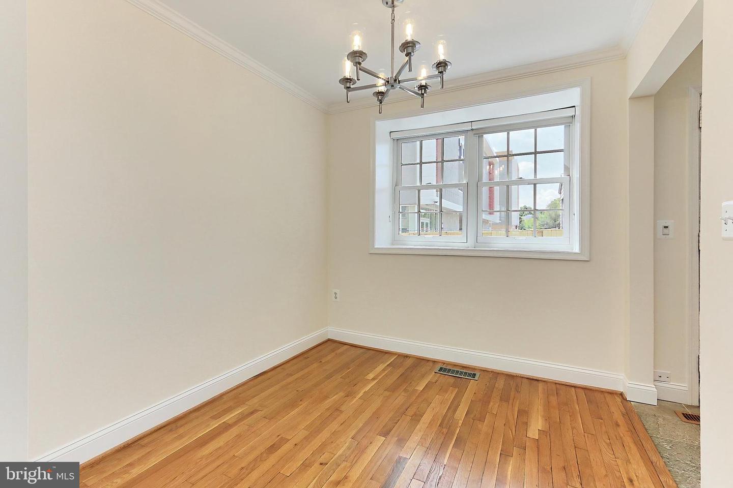 3752 KELLER AVE, ALEXANDRIA, Virginia 22302, 2 Bedrooms Bedrooms, ,2 BathroomsBathrooms,Residential,For sale,3752 KELLER AVE,VAAX2041548 MLS # VAAX2041548