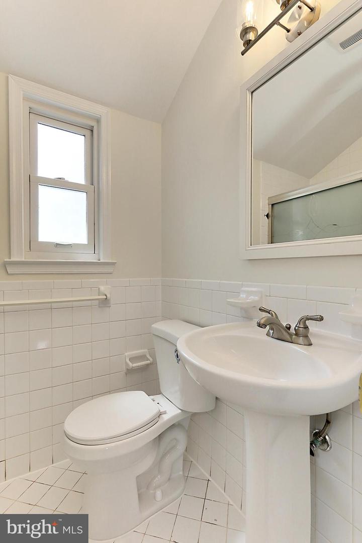 3752 KELLER AVE, ALEXANDRIA, Virginia 22302, 2 Bedrooms Bedrooms, ,2 BathroomsBathrooms,Residential,For sale,3752 KELLER AVE,VAAX2041548 MLS # VAAX2041548