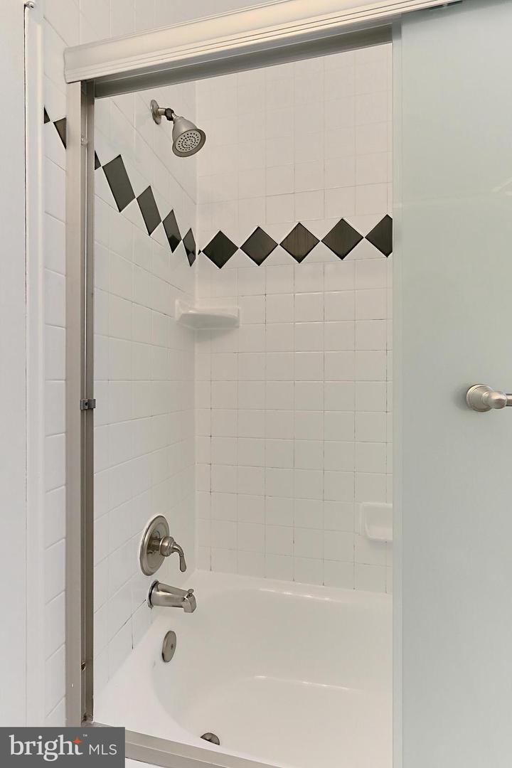 3752 KELLER AVE, ALEXANDRIA, Virginia 22302, 2 Bedrooms Bedrooms, ,2 BathroomsBathrooms,Residential,For sale,3752 KELLER AVE,VAAX2041548 MLS # VAAX2041548