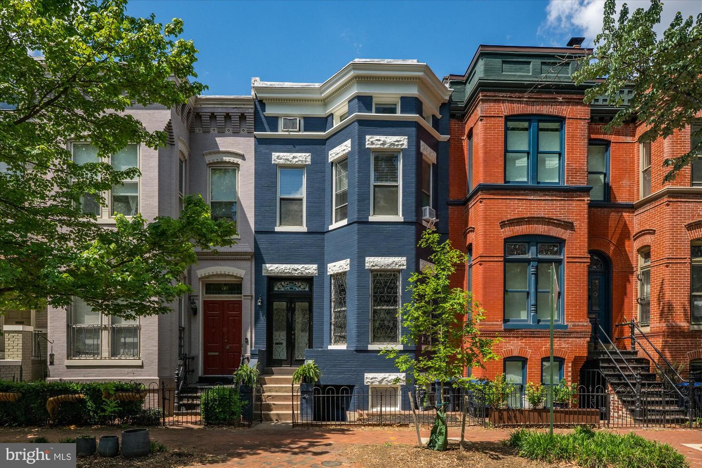 14 10TH ST NE, WASHINGTON, District Of Columbia 20002, 5 Bedrooms Bedrooms, ,3 BathroomsBathrooms,Residential,For sale,14 10TH ST NE,DCDC2185560 MLS # DCDC2185560